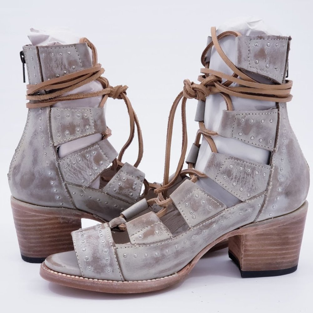 NEW FREEBIRD BY STEVEN HAZEL ICE DISTRESSED SANDAL - Picture 5 of 9